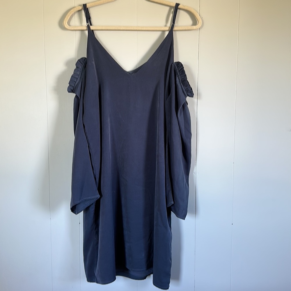 Dress - Picture 4 of 4